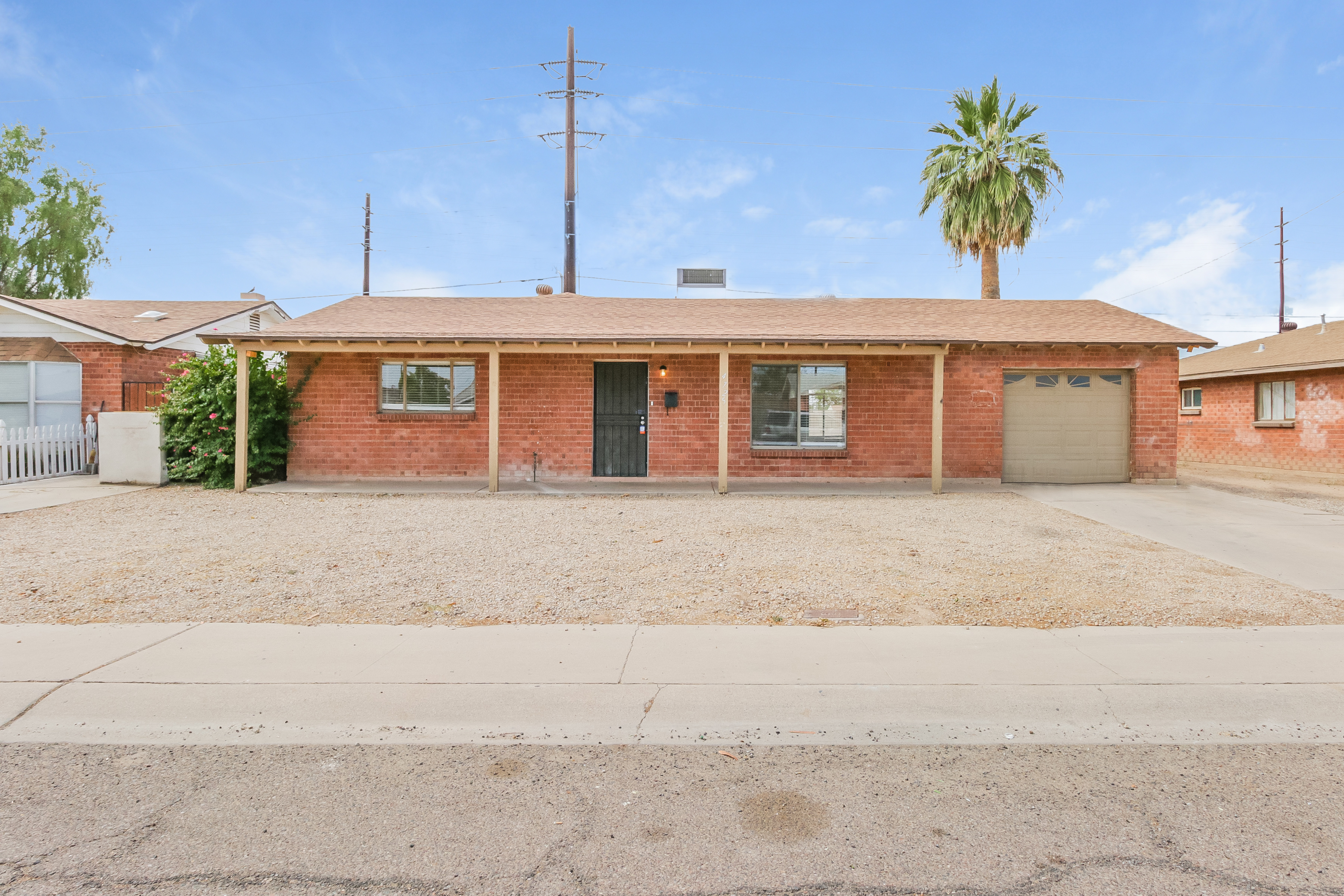 4725 W Crittenden Lane Phoenix, AZ 85031